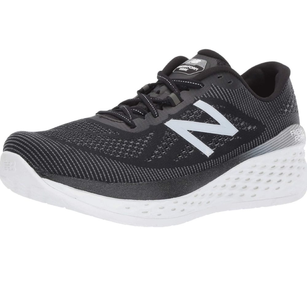 New in Box! New Balance Men's Fresh Foam More V1 Running Shoe Size 8.5 4E Black